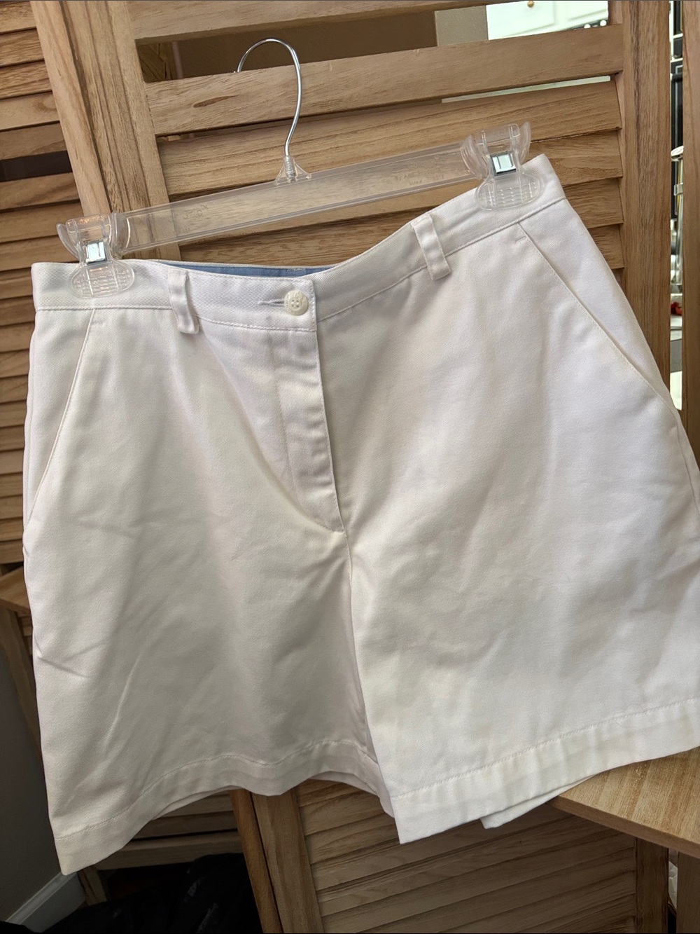 Liz Claiborne White Women's  Shorts 8P